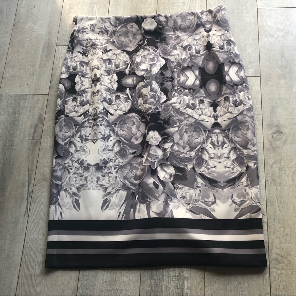 Ice Black and white floral, pencil skirt